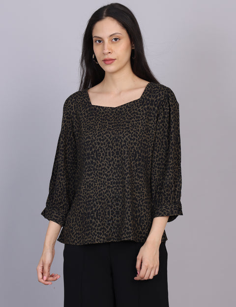 Wearhouse Women's Olive Woven Slim Fit Cotton Top