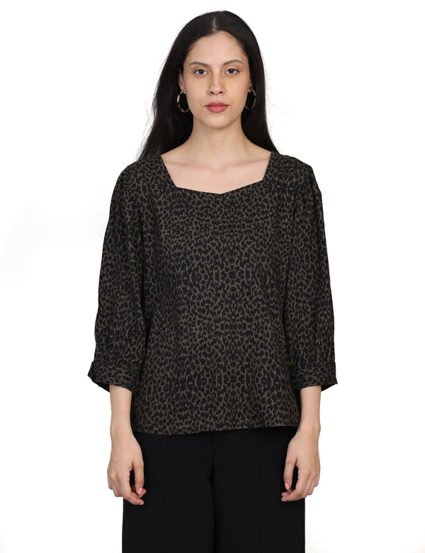 Wearhouse Women's Olive Woven Slim Fit Cotton Top